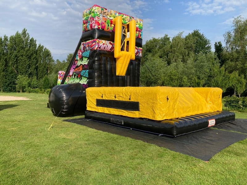 Basejump XXL slide graffiti Attracties en spelen Basejump met glijbaan Jumperke