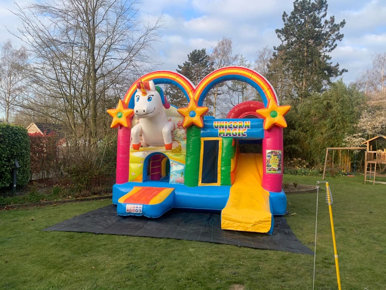 Het Eenhoorn Park Springkastelen Multiplay Jumperke