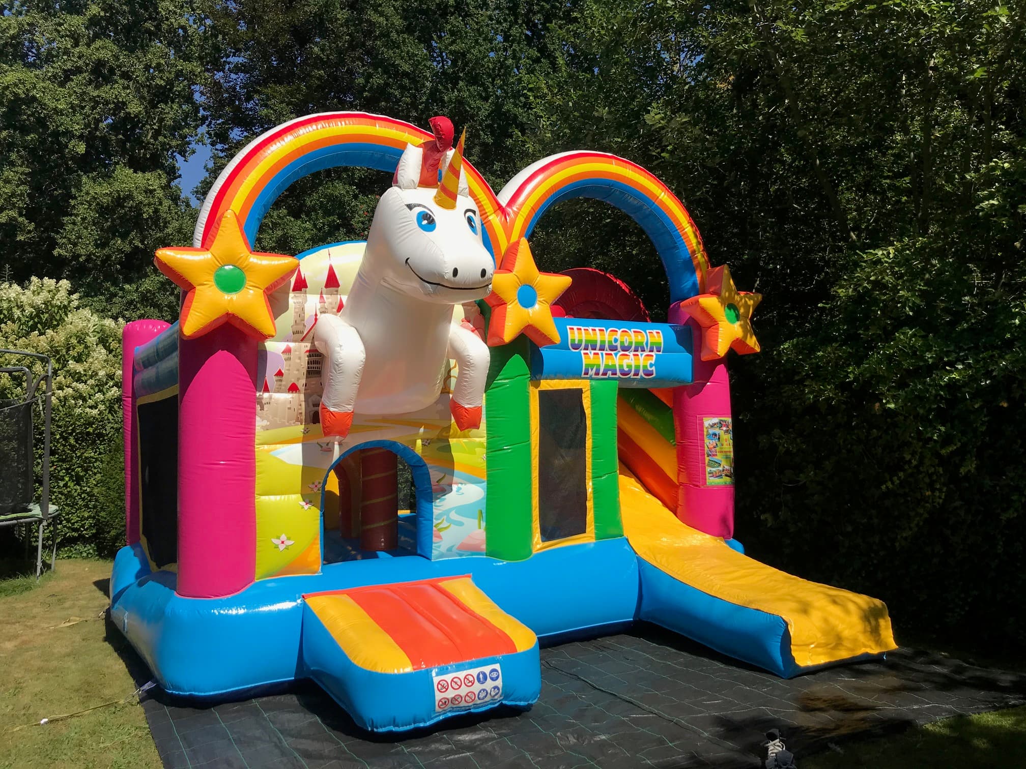 Het Eenhoorn Park Springkastelen Multiplay Jumperke