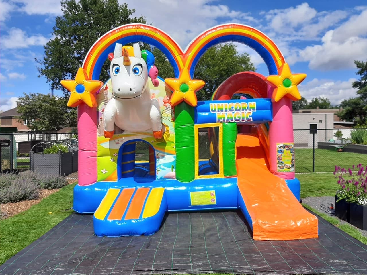 Het Eenhoorn Park Springkastelen Multiplay Jumperke