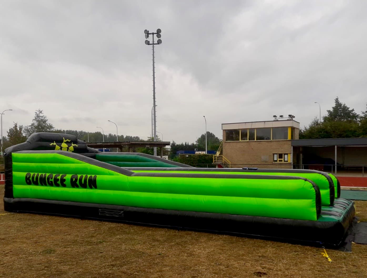 Bungee run jumperke Attracties en spelen Challenge Jumperke
