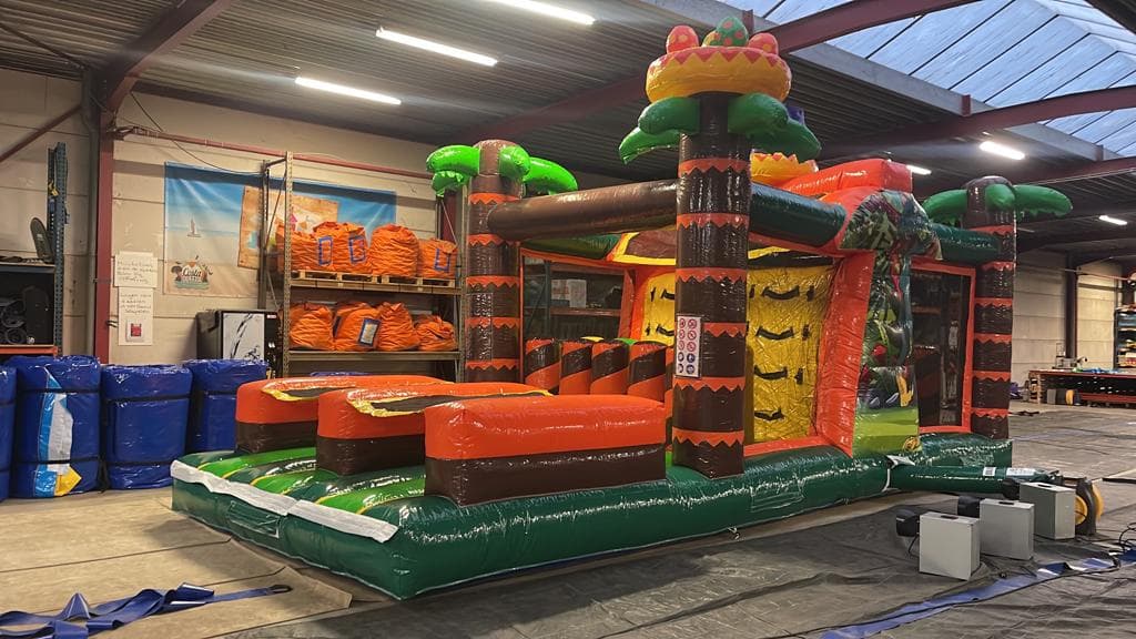 Dino run deel 1 multiplay xl Hindernisbanen 1 deel Jumperke