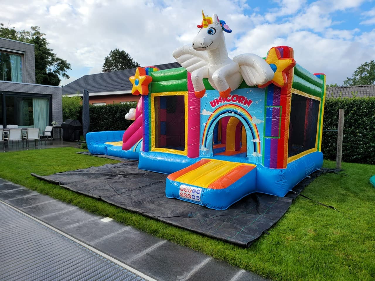 Eenhoorn parkslide indoor lager dan 3,5 m Springkastelen Indoor - lager dan 3,5m Jumperke