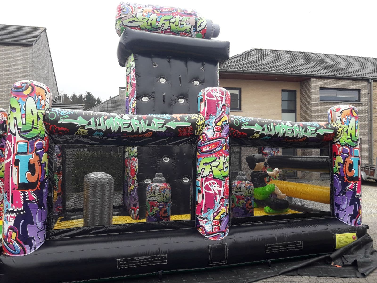 Graffiti klimtoren Attracties en spelen Klimmen en springen Jumperke